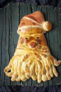 Deda Mraz hleb - pravo praznično pecivo