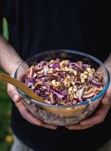 Tajlandska salata sa puuuuno sarenog povrca