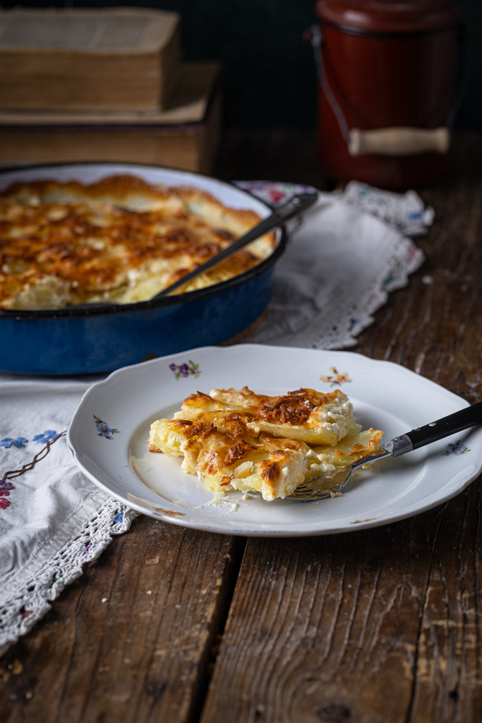 Gratinirani krompir na tanjiru
